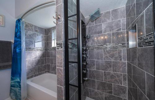 South Facing Pool with Stunning Lake View - Family Friendly Home - Nr Disney - Foto 25