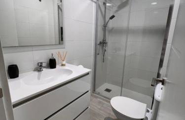 Ático De Lujo 140m2 con Terraza en el Centro, junto a la playa, restaurantes y chiringuitos en Punta Umbría - 10 Personas - Foto 17