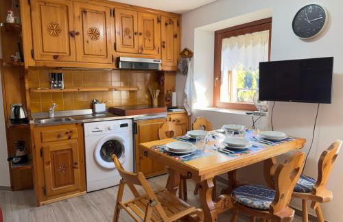 Near the Cable Cars with Views of the Lake - Foto 5