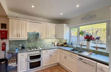 Canalside walks Riddlesden Local to Skipton Ilkley Haworth & Keighley Worth Valley Railway - Foto 7