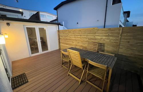 Fabulous Ground Floor Apt Adjacent to Beach - Foto 3