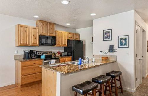 Charming Private Twnhome w/ Large Fenced Yard (58) - Foto 1