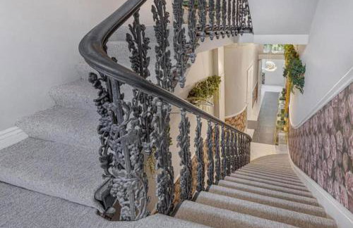Gorgeous Hyde Park Home with Lift-Elevator Access & Nice View - Foto 30