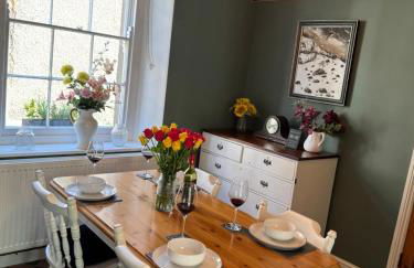 2 bed period cottage sleeps 4 in central Crickhowell - Photo 3