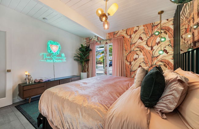 The Beverly - Photo 9