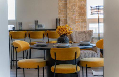 Bright and Bold Escape with NYC Views and Free Parking, Sleeps 9 and 2 Baths - Foto 12