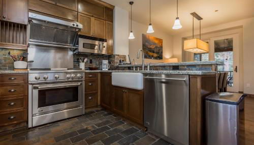 Mammoth Reservations - Photo 3