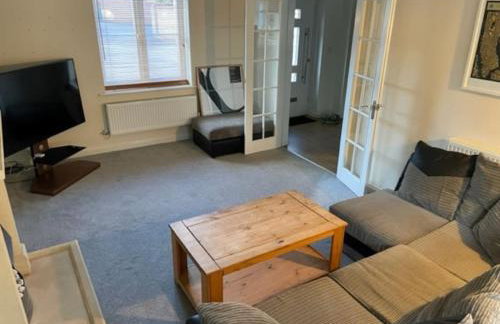 Large 5 Bedroom Family home with parking and WI-FI - Foto 11