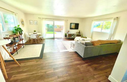 Modern Home with View and Large Private backyard - Foto 11