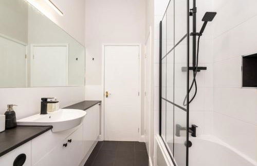 20 Hazelnut Grove Spacious Contemporary 2-Bed House in York - Pass the Keys - Foto 23