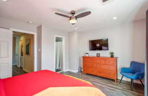 Winter Retreat 3b 3ba Huge backyard Mins from Downtown - Foto 17