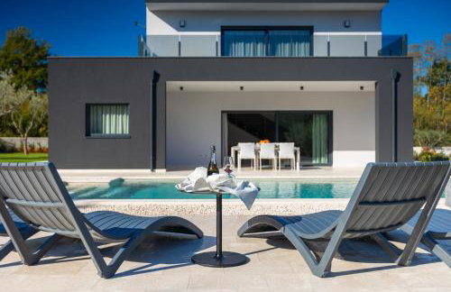 Villa Tonchi 3 Bedroom Private Pool BBQ & Garden - Foto 48