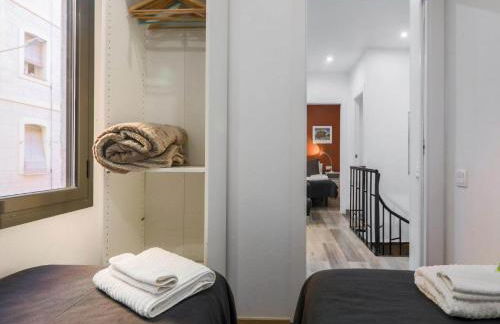 New Listing DUPLEX NEAR THE BEACH Barceloneta - Photo 2