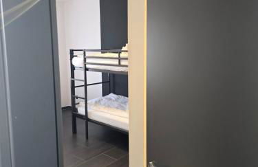 HOSTEL PD23 ALTE FEUERWACHE I 3min CityHospital I 50m Supermarkt I SmartTV I P I Gemeinschaftsküche I Monteure I Kurzurlaub - Foto 1