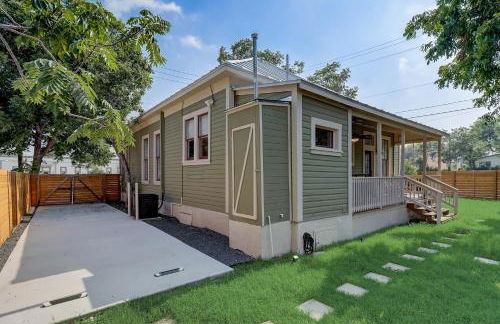 Downtown home with enclosed backyard, deck, streaming, washer/dryer, central AC - Foto 34