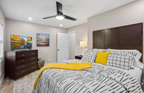 Stylishly Restored Townhome - Convenient access - Foto 8