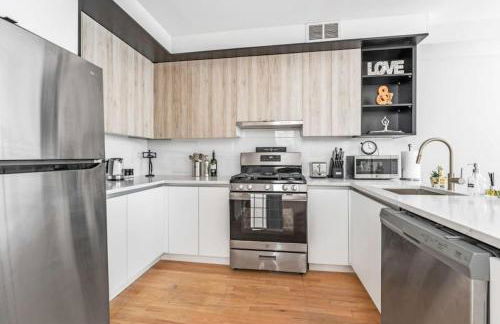 3BR Penthouse Suite with Massive Private Rooftop - Foto 25