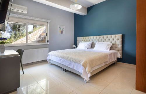 Queen Electra with pool and tennis court - Photo 16