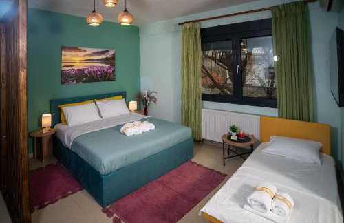 Central & Riverfront Room 2 - Photo 38