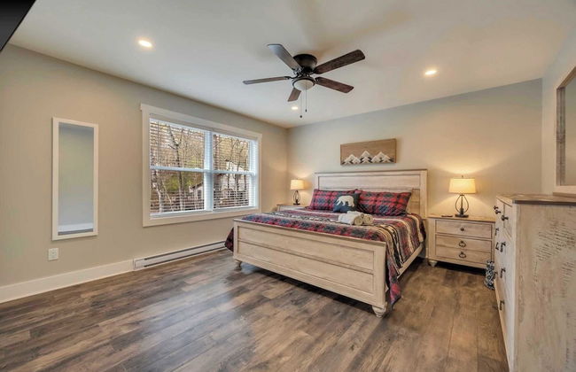 Bear Creek Bliss by Avantstay Sleeps 16 + Game Room, Deck, Fire Pit! - Foto 2