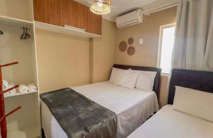 Apto com Varanda, Vista e Piscina a 50m da Praia - Foto 3