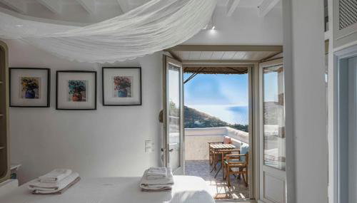 Sea & Sunset View Villa Chora with private jacuzzi - Foto 1