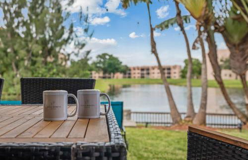 Waterfront Oasis Escape with 7 Seats Hot Tub! - Foto 34