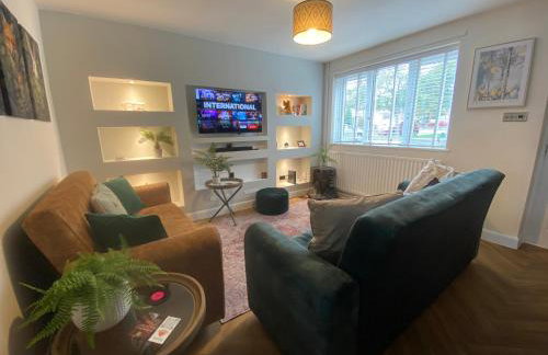 Group Contractor Stay 3 Bed House Bedford Parking WiFi - Foto 2