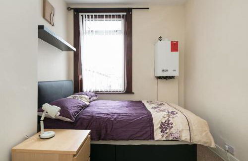 Comfy Home King Size Bed close to Asda & Sefton Park, Very Fast WIFI! - Foto 27