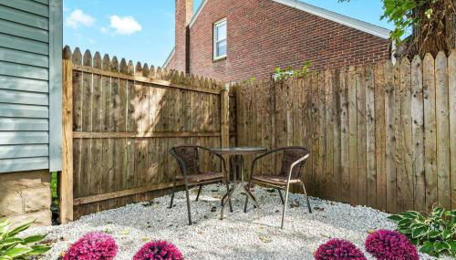 Fresh, Contemporary 2BR Home in Downtown Royal Oak - Photo 4