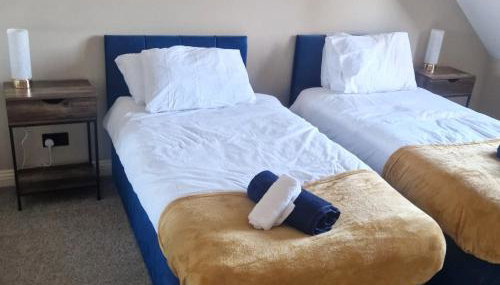 4 Bedroom Group Stay, 3 Bathrooms, Easy Parking - Foto 4