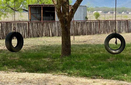 Away at the River - Foto 16