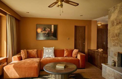 Cromer Luxury Palm Springs Bungalow with Pool Room - Photo 10