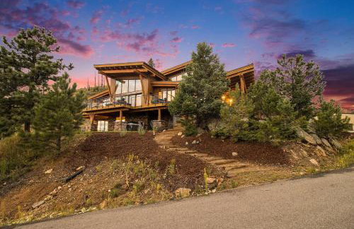 Hot Tub and Scenic Views at The Bailey Lodge - Foto 41