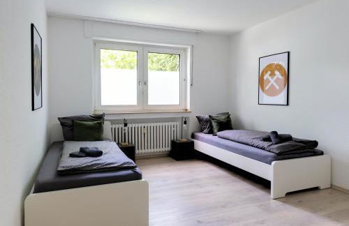 3 BR Nice Apartment Gelsenkirchen - Foto 6