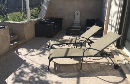 Luxury Seaside Villa with a classic Mediterranean Olive Garden, a fully equipped Professional Kitchen, Pool, Sauna, Padle Boards and Canoe - Miolin Beach House - Photo 35