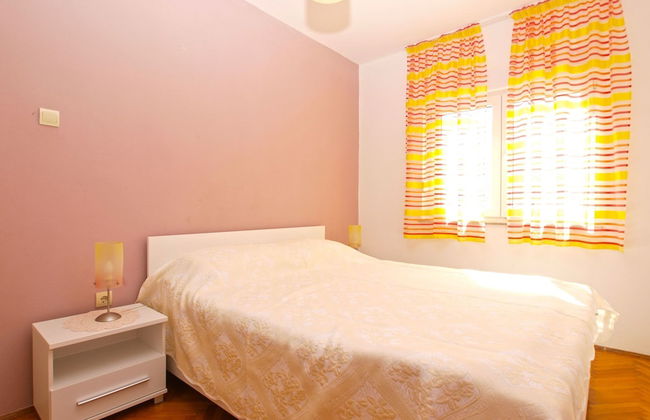 House 1201 - Photo 2