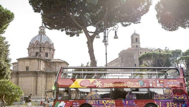 Una delle fermate dell'autobus turistico di Roma