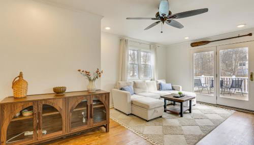 Walk to Lake Hopatcong Vibrant Home with Deck! - Foto 3