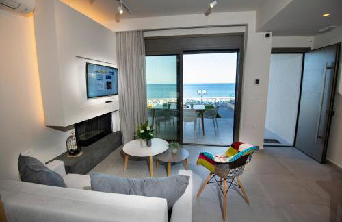 LENICO Seafront Villa - Photo 18