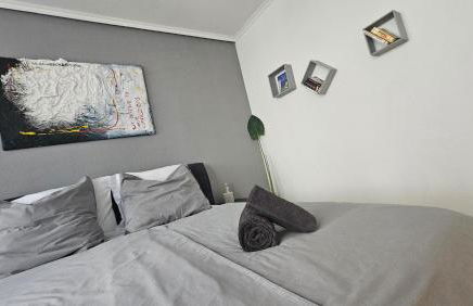 Top Central Stay - Cozy Bedroom & Kitchen in the Heart of the City and Hauptbahnhof - Foto 3