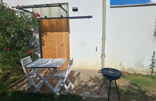 Charmant studio RDC avec terrasse, parking & cuisine équipée - Foto 14