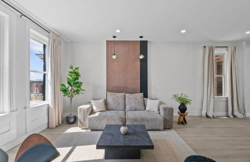 Brick and Modern on Miami St By StayLage - Foto 32