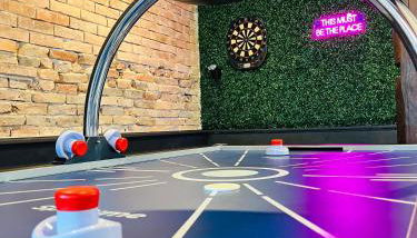 OVERNIGHT No4 - Arcade, Kino, Airhockey, Dart - Foto 2, Game Room