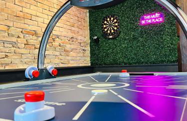 OVERNIGHT No4 - Arcade, Kino, Airhockey, Dart - Foto 2