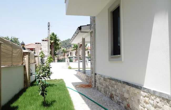 Stunning 4-bed Villa Grey 4 Bedrooms Private Pool - Photo 10