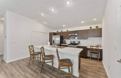 Large 3 bedroom with Pool and Golfcart - Foto 55