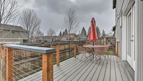 Chic Bend Home with Deck Less Than 3 Mi to Downtown! - Foto 3