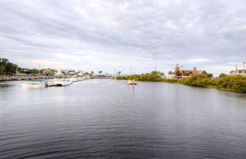 Waterfront Duplex with Dock and Views Near Town! - Foto 28