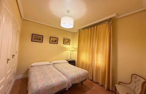 Chalet con jardín, piscina y barbacoa en Logroño - Foto 44